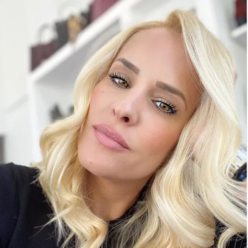 Στο κομμωτήριο η Έλενα Ασημακοπούλου | Η αλλαγή στα μαλλιά της και το hair look που δοκίμασε για πρώτη φορά