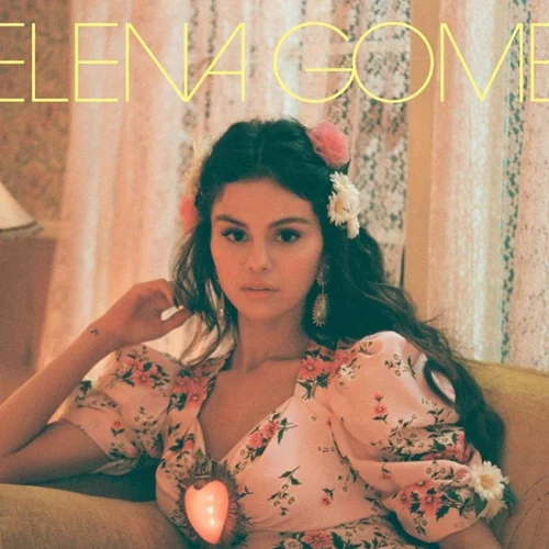 Η Selena Gomez με το φλοράλ φόρεμα που λατρέψεις