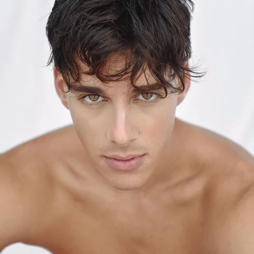 Ο Σήφης του GNTM κουρεύτηκε και έγινε ακόμα πιο hot απ' ότι τον θυμάσαι