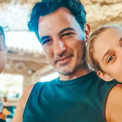 Τζένη Θεωνά-Δήμος Αναστασιάδης | Ο λόγος που ανέβαλαν τον γάμο και τη βάφτιση του παιδιού τους