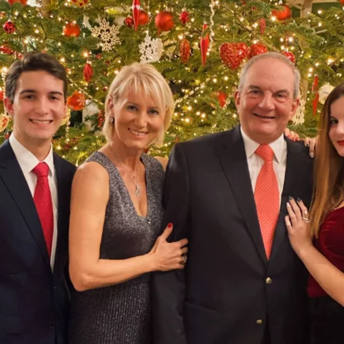 Νατάσα Παζαΐτη - Κώστας Καραμανλής | Πρωτοχρονιά με τα δίδυμα παιδιά τους (pic)