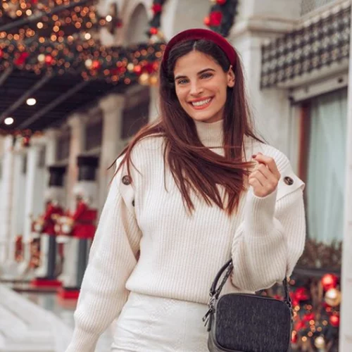 Χριστίνα Μπόμπα | Το cozy outfit της εγκυμονούσας στην πρώτη της βόλτα για το 2021 (pics,vid)