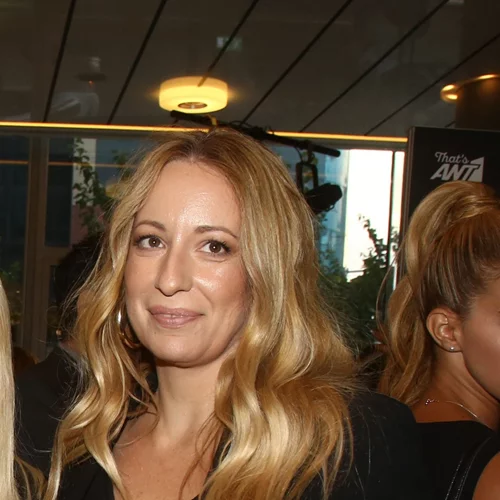 Αφροδίτη Γραμμέλη | «Στην Ελλάδα δεν υπάρχει σχολή τηλεόρασης. Να το πάρουμε απόφαση;»