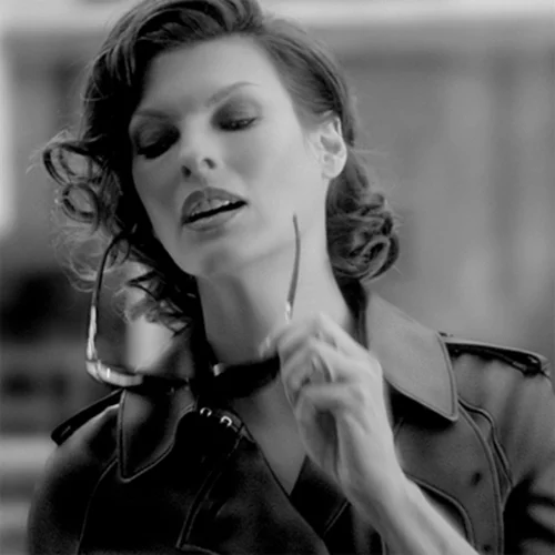 Linda Evangelista | Υπερασπίζεται τα θύματα βιασμού του πρώην συζύγου της