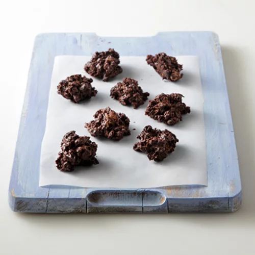 Εύκολα σοκολατάκια με 4 υλικά από την Αργυρώ Μπαρμπαρίγου