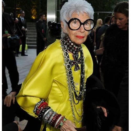 Iris Apfel | Στα 97 της χρόνια υπέγραψε συμβόλαιο με πρακτορείο μοντέλων