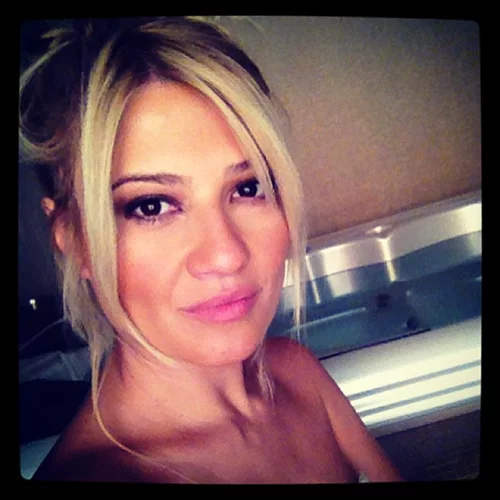 Φαίη Σκορδά: Πιο σέξι από ποτέ στο νέο της εξώφυλλο