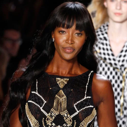 Το έξυπνο κούρεμα που κρύβει τις ρυτίδες και κόβει χρόνια