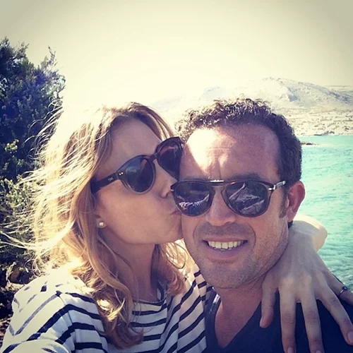 Βίκυ Καγιά - Ηλίας Κρασσάς: Εκτός Ελλάδος για τη βάφτιση της κόρης τους!