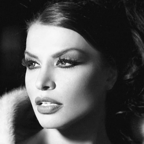 Νίνα Λοτσάρη: Εντυπωσιακή στους δρόμους της Νέας Υόρκης