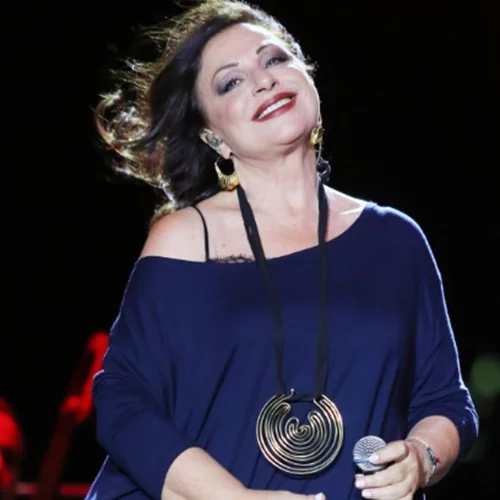 Η Χάρις Αλεξίου ανακοίνωσε ότι σταματά το τραγούδι | «Δε μπορώ να τραγουδήσω όπως τραγουδούσα παλιά»