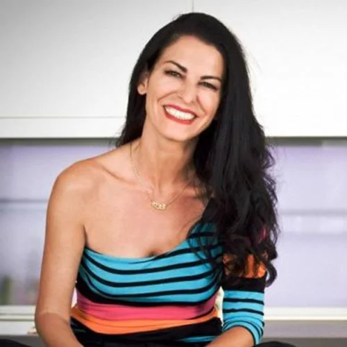 Eλένη Ψυχούλη - Είναι αγνώριστη! Με ξανθά και πολύ κοντά μαλλιά!