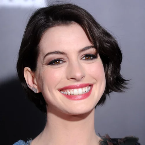 Anne Hathaway: Έφερε στον κόσμο τον πρώτο της παιδί