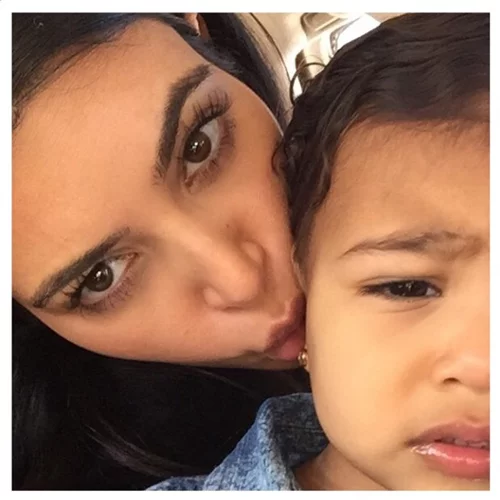 North West: Το γλυκύτατο βίντεο που ανέβασε η Kim Kardashian