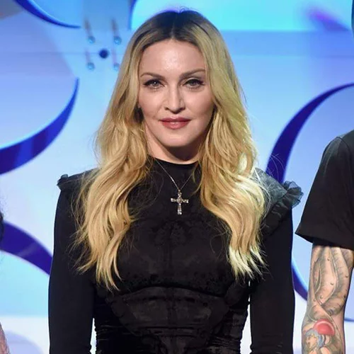 H Madonna κατέρρευσε επί σκηνής για τον γιο της Rocco!