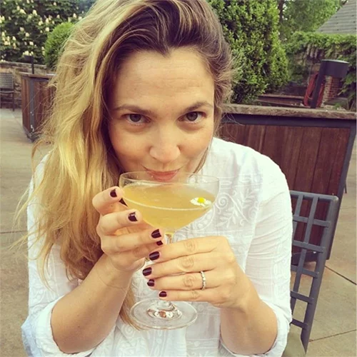 Η Drew Barrymore στην πρώτη της εμφάνιση μετά την ανακοίνωση του διαζυγίου