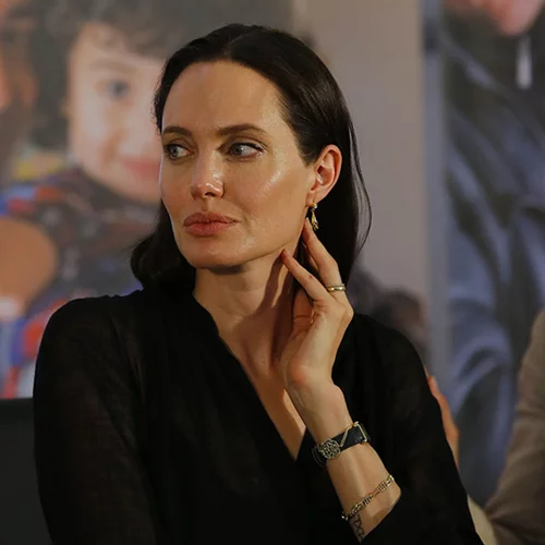 Angelina Jolie: Μιλά πρώτη φορά για το διαζύγιο!