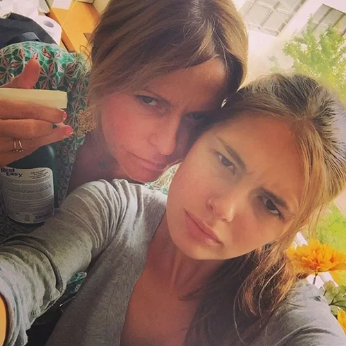 Η Τζένη Μπαλατσινού ανέβασε μια τρυφερή φωτογραφία της Αμαλίας Κωστοπούλου, λίγες μέρες μετά το τροχαίο ατύχημα