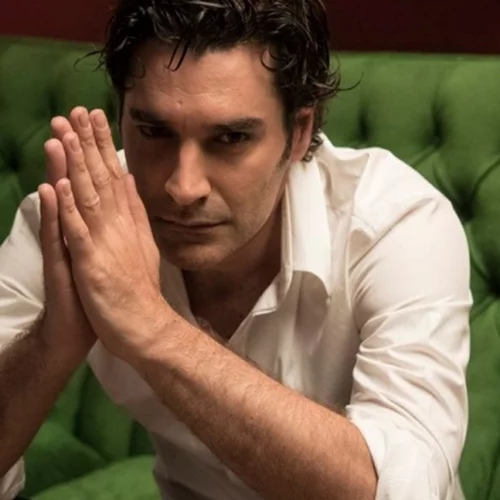 Χριστόφορος Παπακαλιάτης: Η παιδική φωτογραφία με τα 3 αδέλφια του που μας ξάφνιασε!