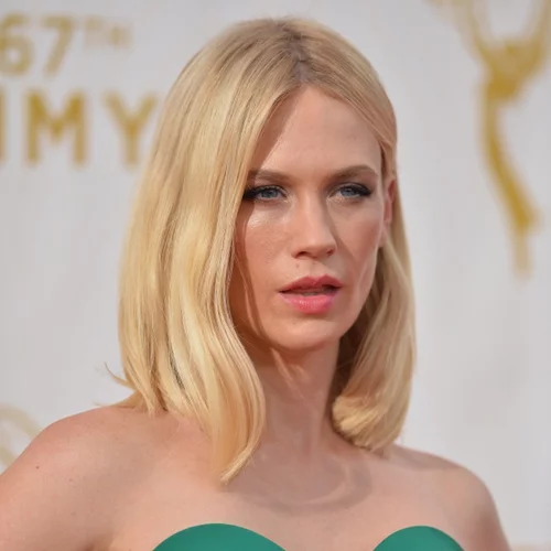 Η January Jones μοιράστηκε τον αριθμό του τηλεφώνου της στα social media κατά τη διάρκεια της καραντίνας