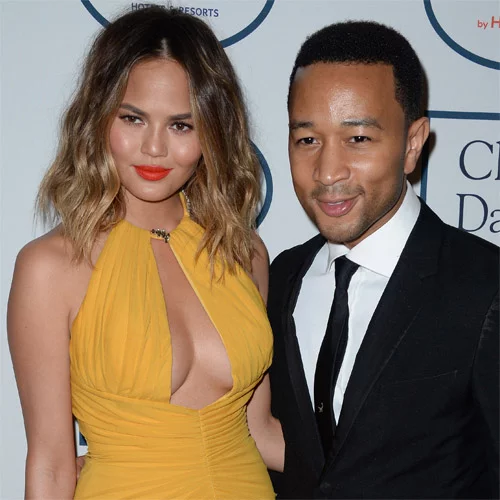 Chrissy Teigen - John Legend: Το μωρό τους είναι φτυστό ο μπαμπάς του