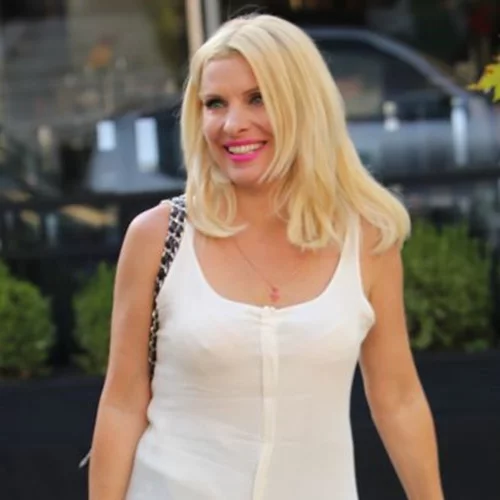 Ελένη Μενεγάκη: Ξέρουμε τι τρώει και χάνει κιλά!