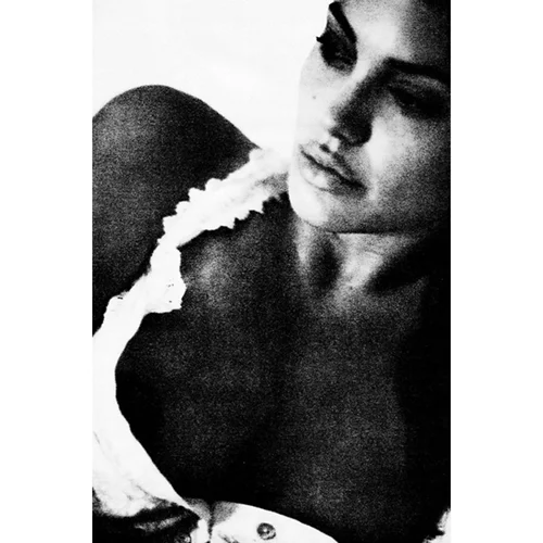 Angelina Jolie: Με απόλυτα φυσικό look σε χαλαρή βόλτα με τα παιδιά της