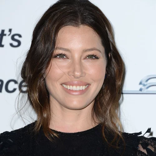 Στέκα στα μαλλιά KAI το βράδυ; Κάντο όπως η Jessica Biel!