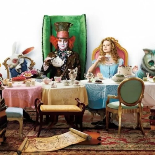 Κυκλοφόρησαν τα πόστερ της νέας ταινίας Alice Through the Looking Glass