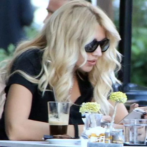 Κωνσταντίνα Σπυροπούλου: Για καφέ στη Γλυφάδα