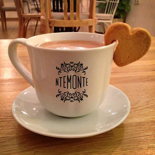 Τα αγαπημένα μας μέρη στην Αθήνα για (αληθινή) ζεστή σοκολάτα