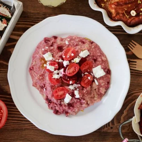 Τραχανότο με παντζάρι και τυριά από τον food blogger Γαβριήλ Νικολαΐδη