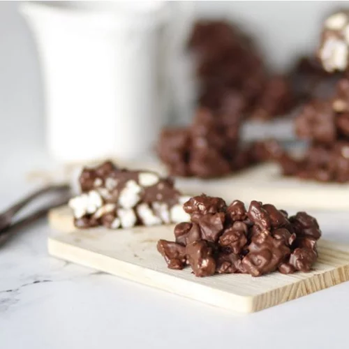 Σοκολατένιες μπουκίτσες ενέργειας με μόνο τρία υλικά