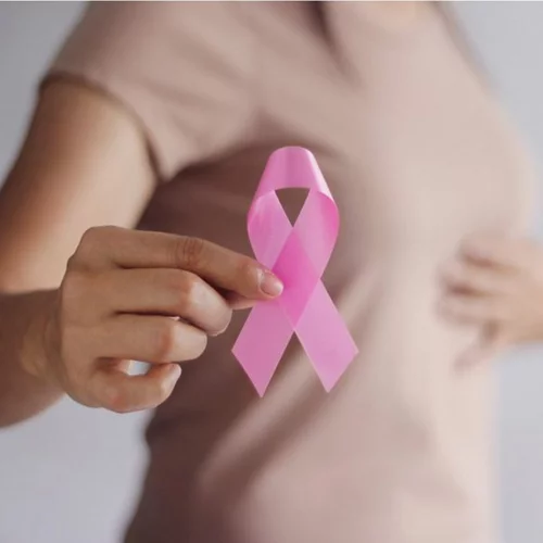 Συμβολική Φωταγώγηση σιντριβανιού Ομόνοιας στο πλαίσιο του digital Race for the Cure® 2020