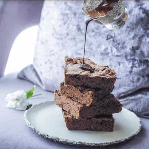 Σοκολατένια brownies γλυκοπατάτας χωρίς γλουτένη, αλεύρι, γάλα ή λακτόζη