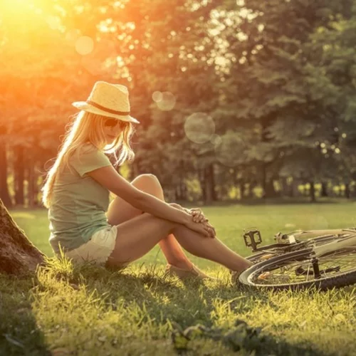 Συμπτώματα άγχους: Πονάει η πλάτη σου, δε βγαίνεις έξω, είσαι αναποφάσιστη και άλλα σημάδια που διαβάζουν οι ψυχολόγοι!