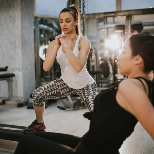 Γυμνάζομαι πολύ αλλά δεν αδυνατίζω, κάνω κοιλιακούς αλλά δεν έχω φλατ κοιλιά και άλλες απορίες βρίσκουν απάντηση