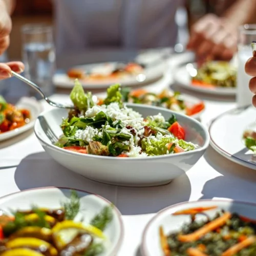 8 τρόποι για να τρως ελαφριά αλλά και νόστιμα το μεσημέρι