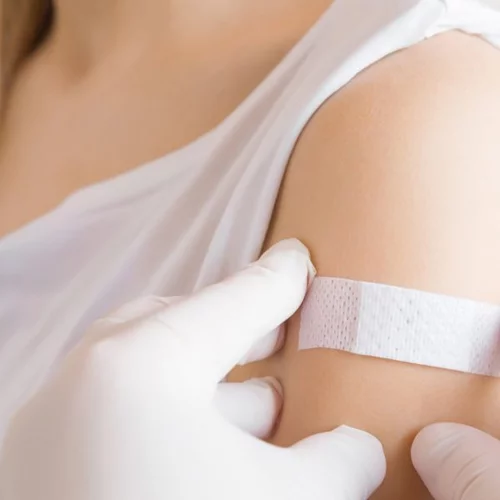 Συνεχίζεται κανονικά η χορήγηση του εμβολίου της AstraZeneca - Eπίσημη ανακοίνωση της Εθνικής Επιτροπής Εμβολιασμών