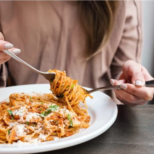 Κάνει να τρώω ζυμαρικά; Ρωτήσαμε την ειδικό και ιδού η απάντηση