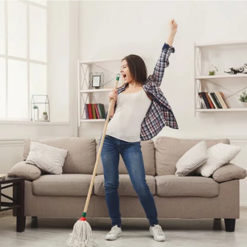 Απολυμαντικά επιφανειών Reval: Απόλυτη καθαριότητα και απολύμανση στη στιγμή