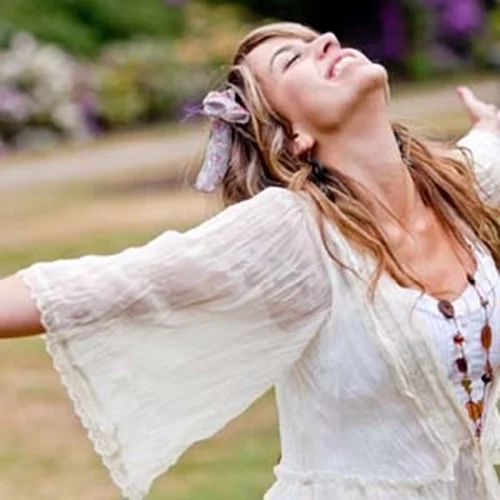 Πώς να είμαι ευτυχισμένη: 10 επιστημονικές συμβουλές για πραγματική ευτυχία