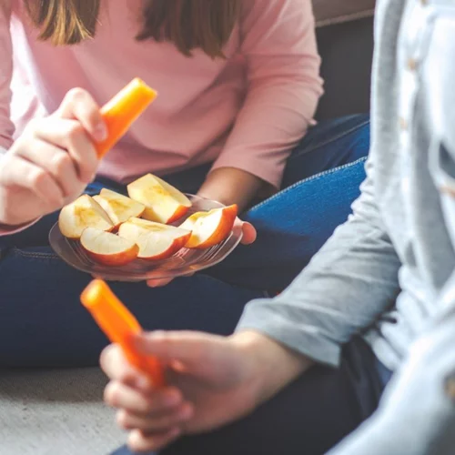 Υγιεινά σνακ: 9 επιλογές με λίγες θερμίδες που μας χαρίζουν πολλή ενέργεια