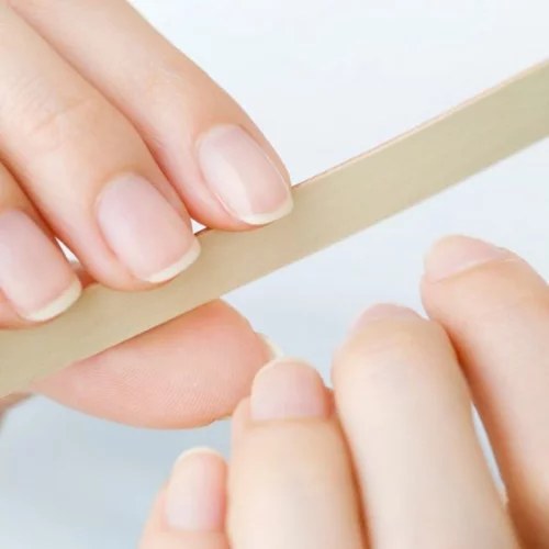 4 συμβουλές για τη σωστή φροντίδα των νυχιών