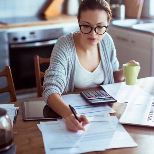 Δουλειά από το σπίτι αυτές τις μέρες; Συμβουλές για καλύτερη απόδοση
