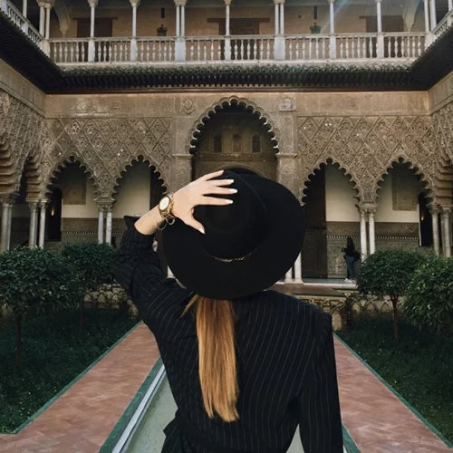 #ShapePeople: Μαθαίνουμε από μία travel blogger πώς μπορεί να ταξιδεύει συχνά και το αγαπημένο της app για edit