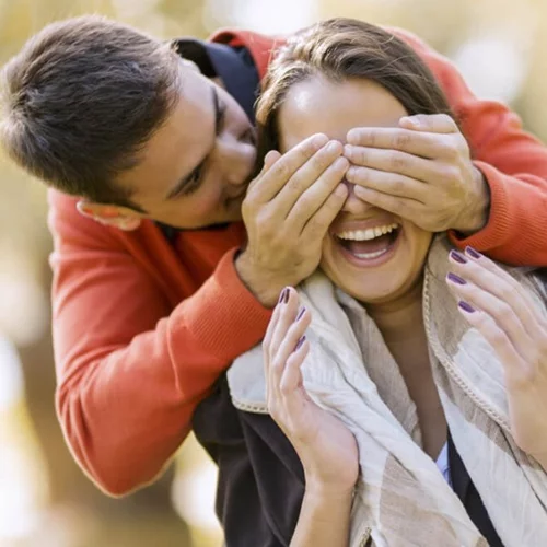 Ευτυχισμένα ζευγάρια | AΥΤΟ είναι το #1 πράγμα που κάνουν (λέει έρευνα)