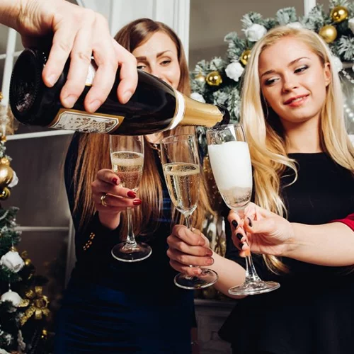 7 τρικ για να μην πάρεις γραμμάριο στις γιορτές!