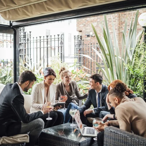 Πώς να πιάσεις κουβέντα εύκολα με οποιονδήποτε