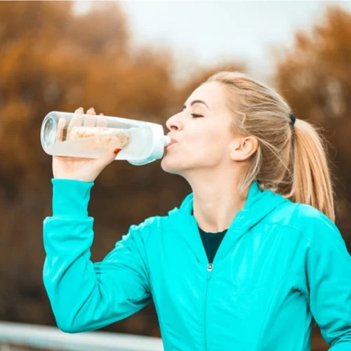 8 λόγοι να πίνεις πολύ νερό (και το χειμώνα)